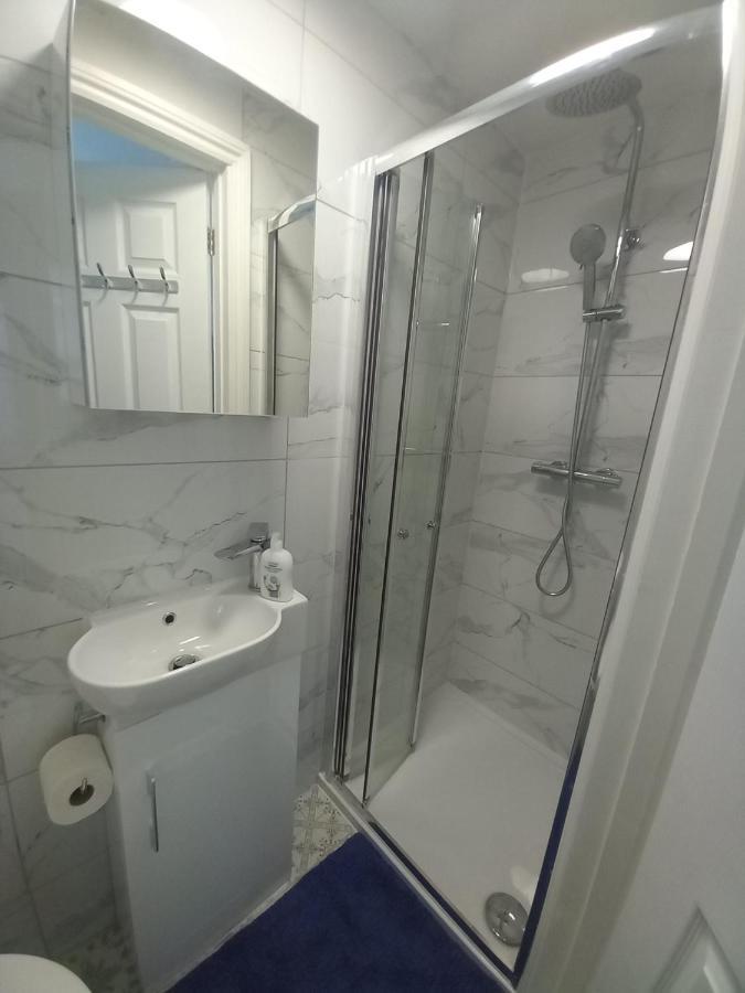 Mari London Holiday Room Ілфорд Екстер'єр фото